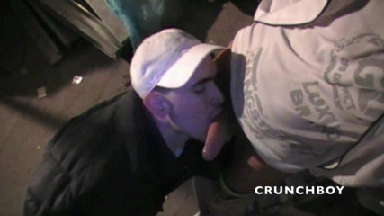 STRAIGHT BOY CURIOUS: Hai chàng trai lưỡng tính dang rộng đụ trong tầng hầm...