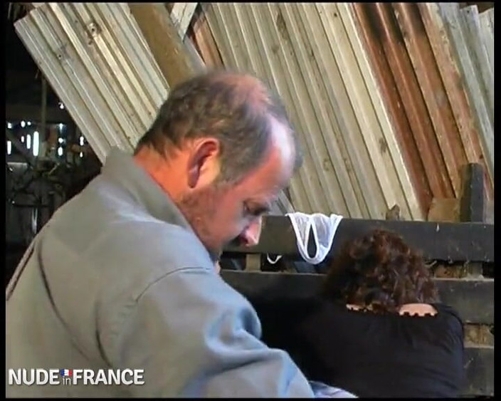 La France a Poil: क्या हम खलिहान में अच्छे नहीं हैं, घास में गांड और हवा में चूत?