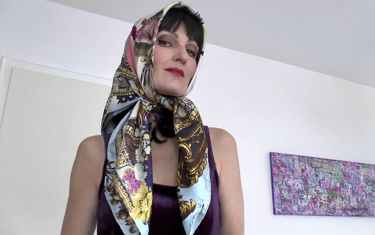 Silk Headscarf Fashion Show Clip (Lady Victoria Valente) Silk Headscarf Fashion Show Clip (Lady Victoria Valente)