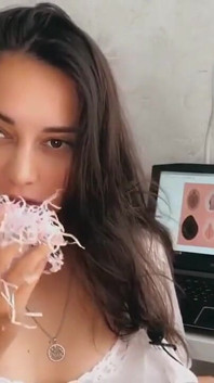Edukacja seksualna: Jak lizać cipkę dobrze