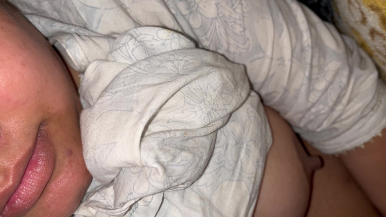 Catchybusty: 젖탱이를 빨아대는 바비