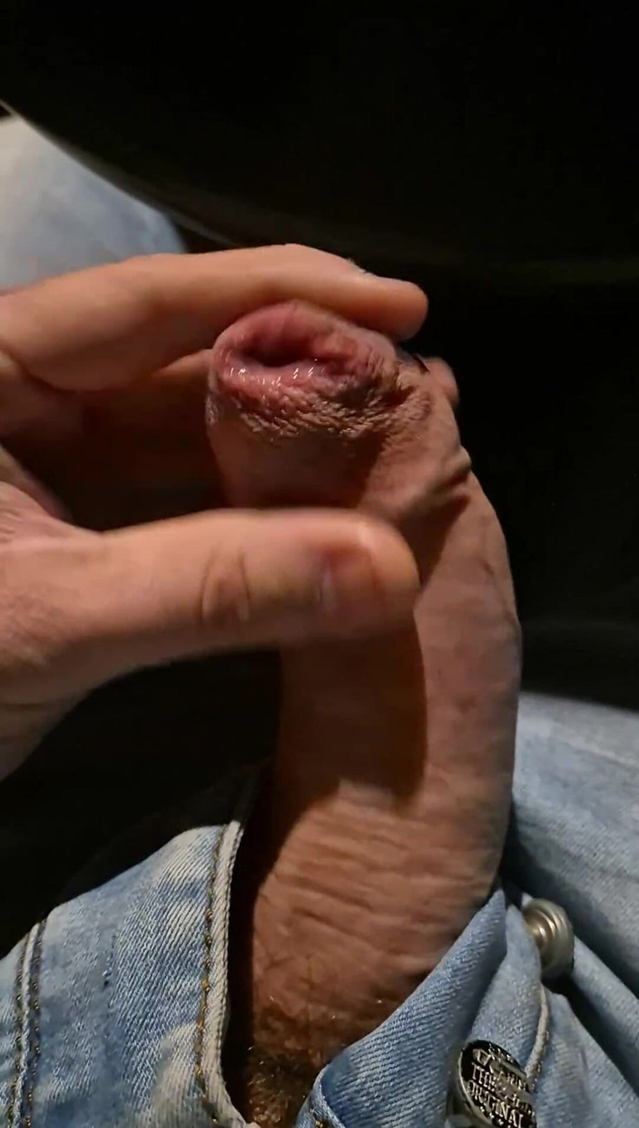 GloomyChase977: Sıkı sünnet tenimden döl sızdırıyor