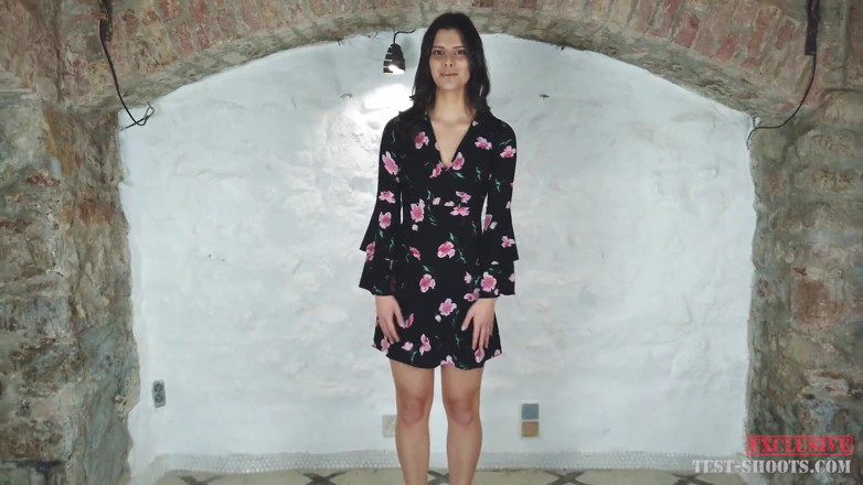 Test-Shoots: Эксклюзивное видео с хорошеньким симпатичным лицом девственницы-тинки Viola Kat на обнаженном кастинге