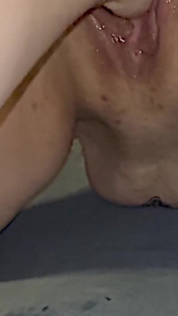 Enorm gapande fitta efter fisting