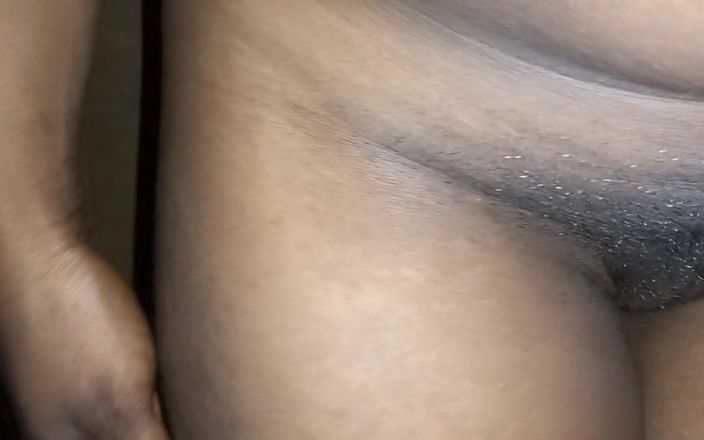 Super sexy ebony cuties: Khỏa thân đi tiểu ngoài trời móc cua âm hộ ướt át của tôi