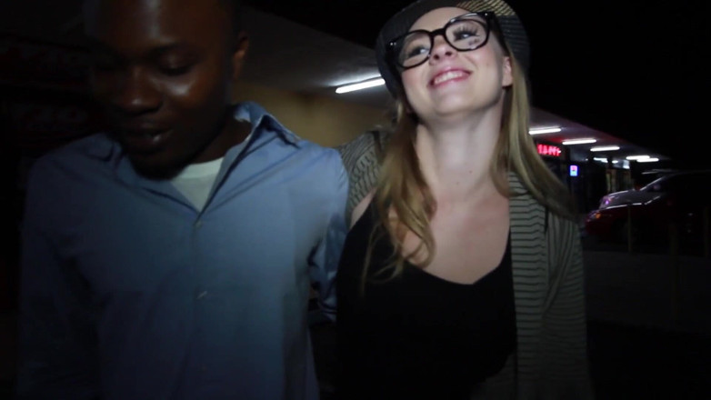 Industry Invaders: Amazing Amateur Blonde Dick Sucker Out in These Miami Streets