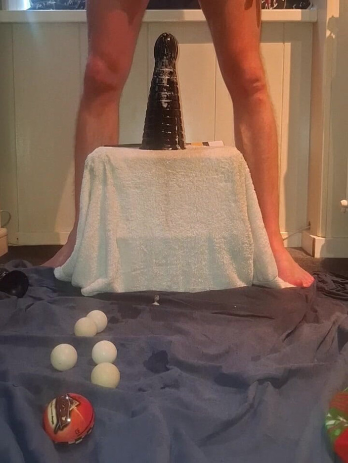 NoFace Twink X: Sólo gay anální hra - obrovské dildo, ponožky a koule v...