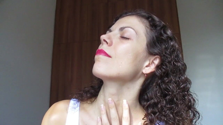 TheoryOfSex: Face and mouth fetish - Gentle giantess Julia V Earth