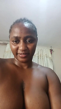 Je baise ma chatte avec un gode