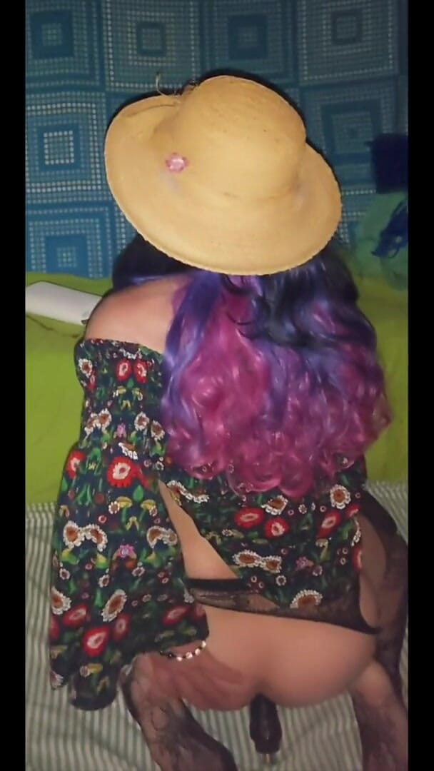 Lizzaali: Wanita cantik saya bermain dildo menunggang air mani