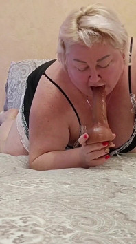Ibu tiri toket dan pantat montok lagi asik masturbasi memeknya episode 2