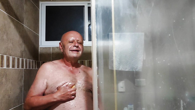 ADAMANDEVE: Užívám si sprchu s Garabasem a Olprem
