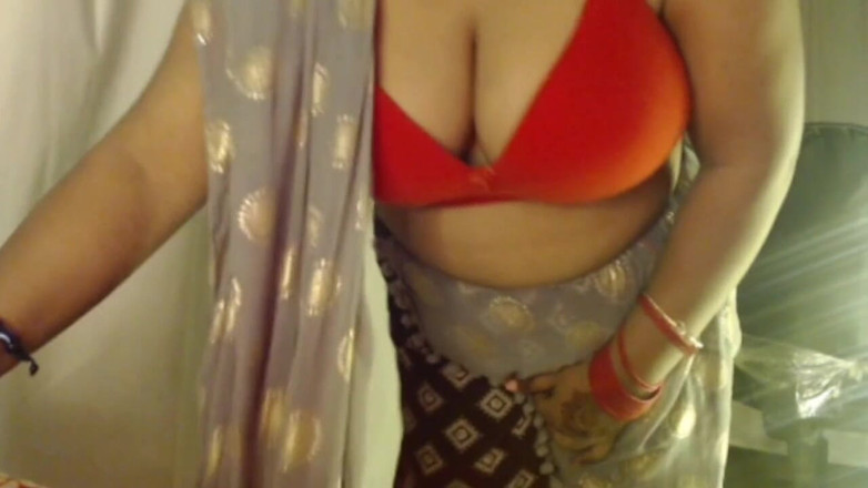 HotGirl21: Gwiazda porno usuń biustonosz z tkaniny Pełny nagi show sexy...