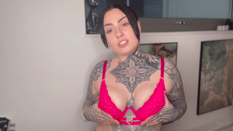 Miss Valentina: Kẻ thua cuộc beta mũm mĩm