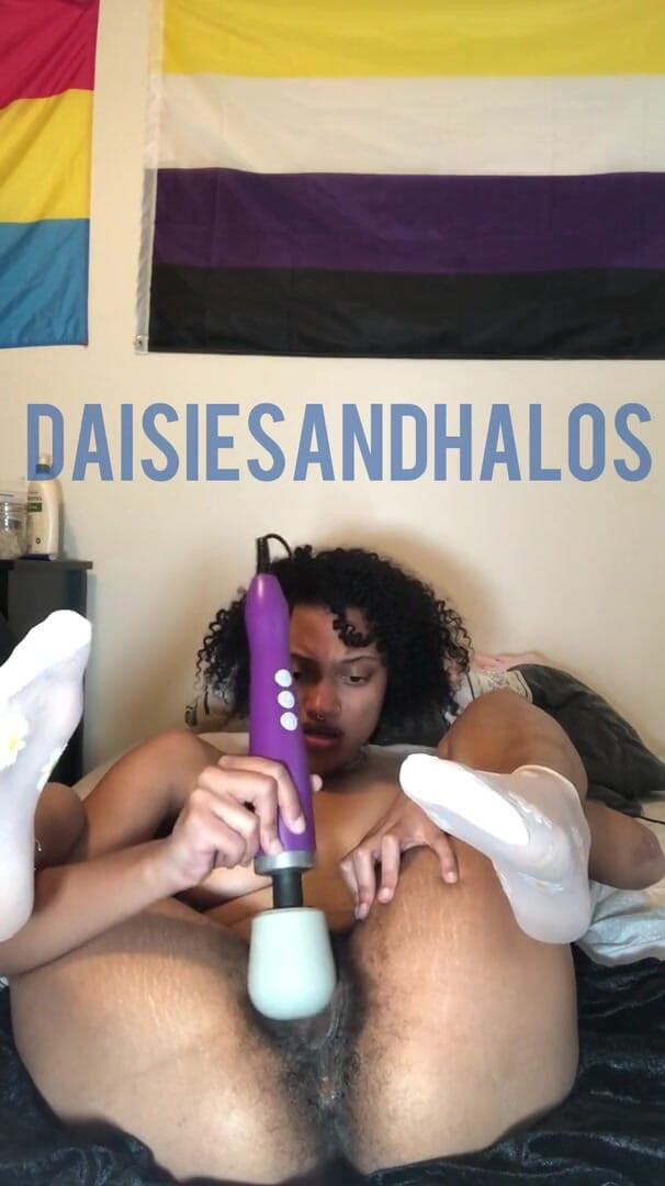 Daisiesandhalos: Doggystyle orgasm in my nightgown! Super hairy!