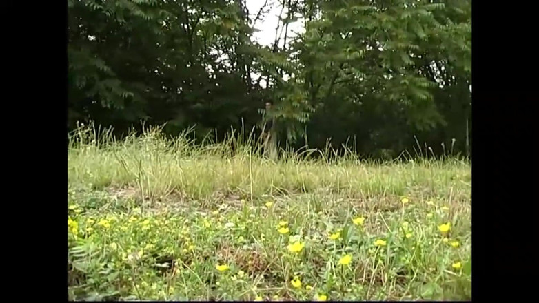 NASTY AMATEUR - Pornstar for a day: Entre Los Arbustos