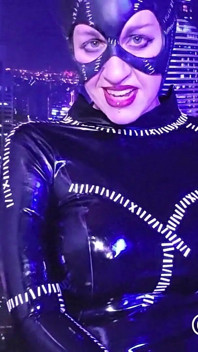 Catwoman chytí robina