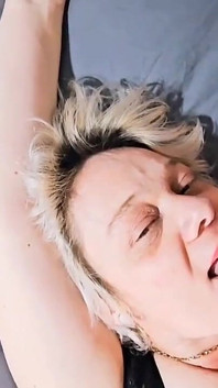 Kompilasi super hot tante bahenol yang dicrot di muka sama 74 cowok ejac Cewek 45 menit ini dicrot sperma hangat di wajahnya!