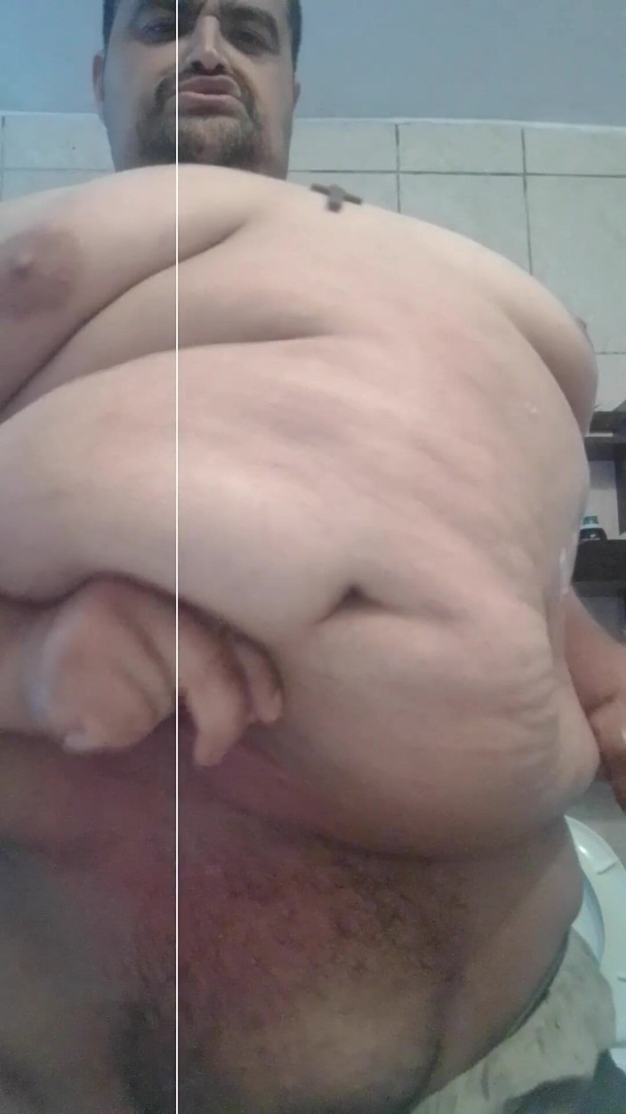 Chubbytits16: Граю сама з собою, тому що ніхто не хоче цього незайманого пухкого хлопця