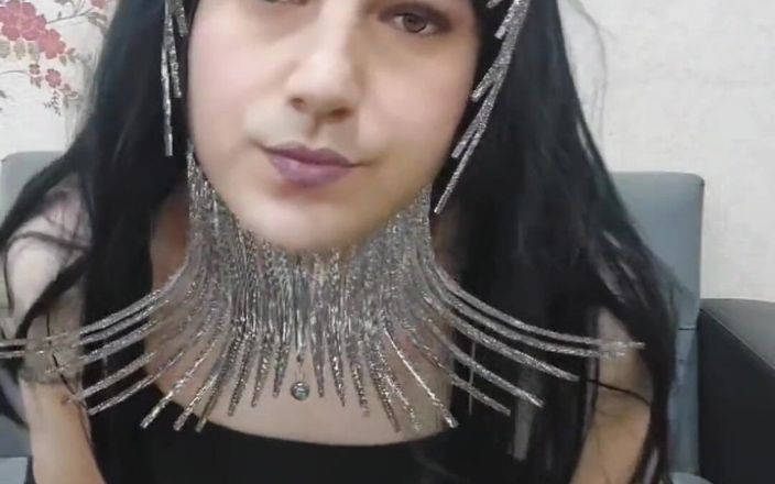 Kitty_Cross: Sultry Metal Princess: Estilo cintilante para os ousados