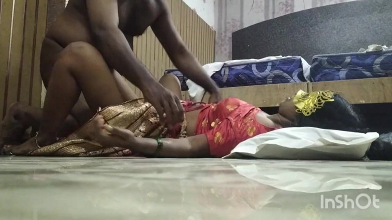 Funny couple porn studio: Тамільський жорсткий місіонерський і коров'ячий стиль