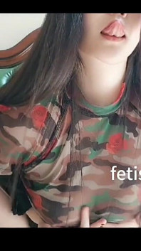 大胸部乳头恋物癖乳房崇拜乳房挤压乳房