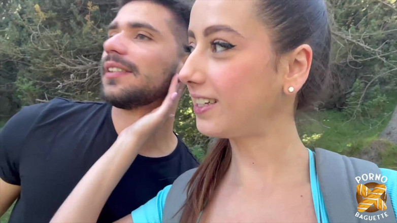 Porno Baguette: Hellolimoon, splendida donna, ama mangiare