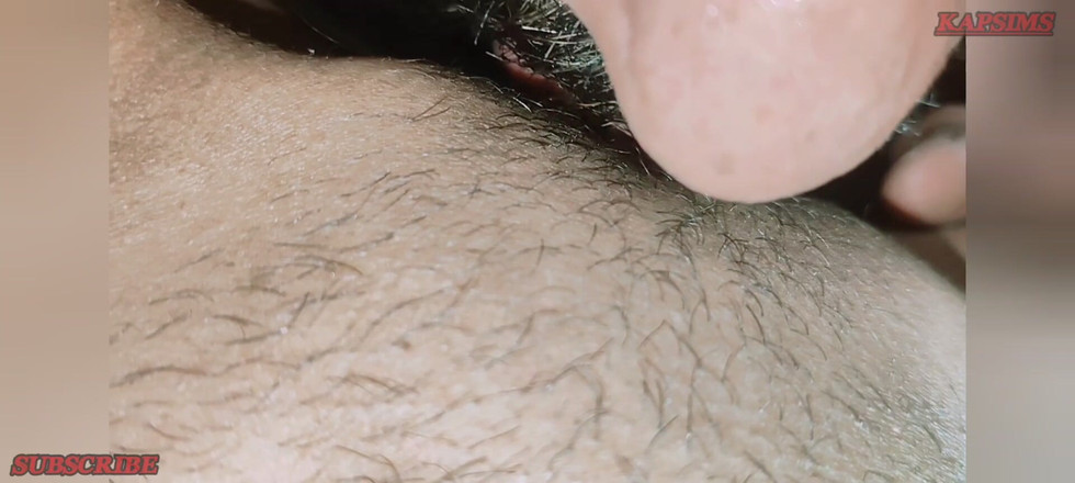 Kapsims: Il fratellastro e la sorellastra l'hanno scopata con gli auricolari...