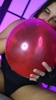 Des ballons sous-gonflés squirte et baisent avec les doigts - lapin looner