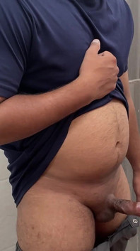 Viděla mě masturbovat a nechala se tvrdě ošukat