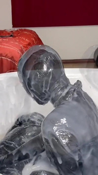 Spelen in sperma met sombere babe, deel 2 - Alex Latex