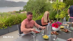 Свінгерська оргія на віллі в Корсиці