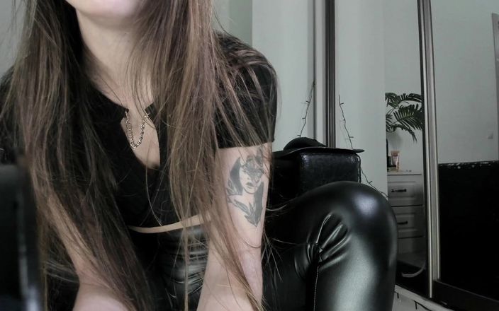 Feet lady: Segelas air liurku