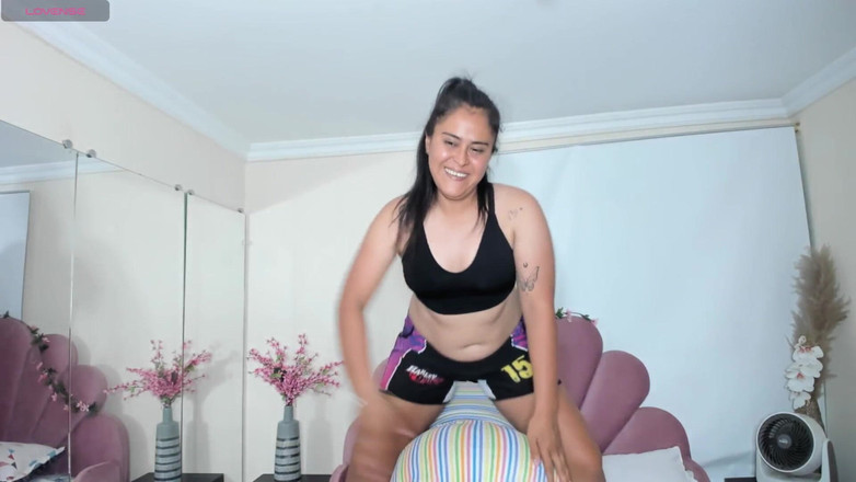 Leona AndJazzlin: 우리는 2 목마른 음란한 양성애자 여성입니다