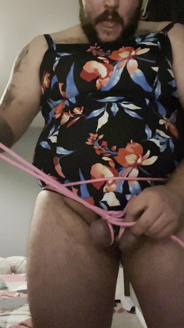Shaun Cbt: Bondage cazzo e palla con costume da bagno e pinze...