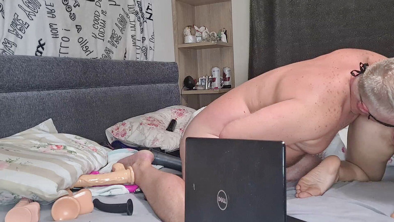 Anal Fetish Couple: 老公和妻子舔舐并玩弄她们的菊花