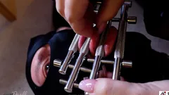 Cruel Reell - bịt miệng để "hoàn toàn im lặng" - được tài trợ bởi Steeltoyz