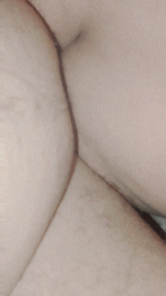 Six my and wife: Holka s velkým zadem