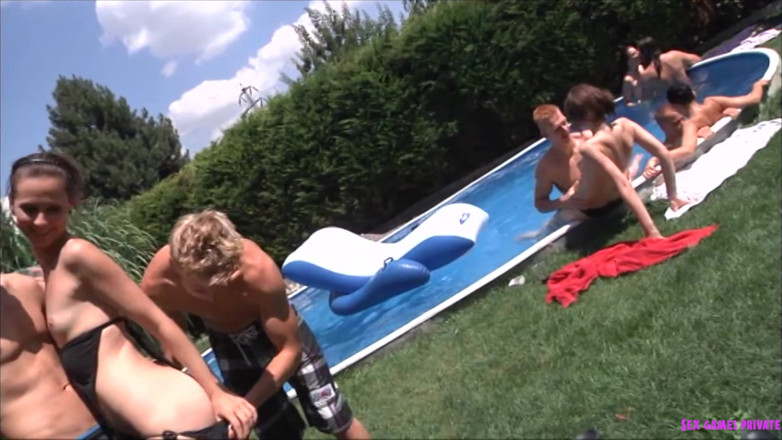 Czech Pornzone: Garden BBQ orgy