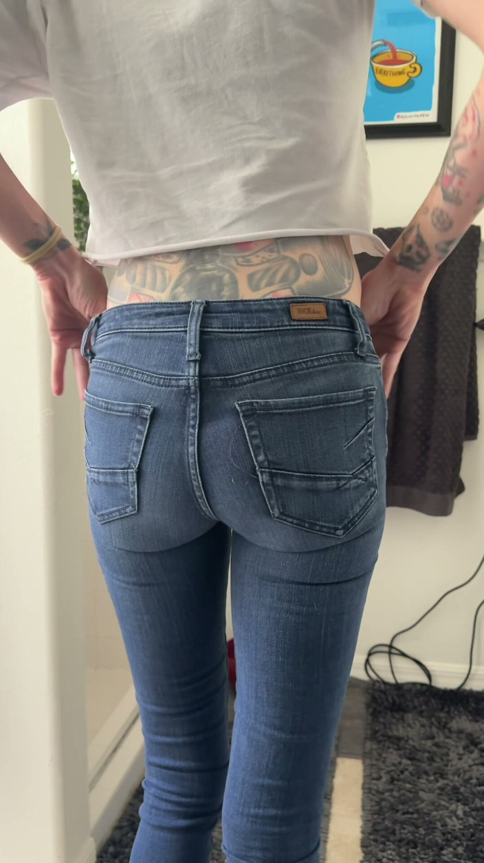 Mila Mynx: Striptease and Piss for stepdaddy