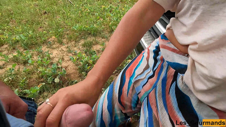 Les Gourmands: Güzel kızıl saçlı orta yaşlı seksi kadın oğlunu doğal göğüslerine...
