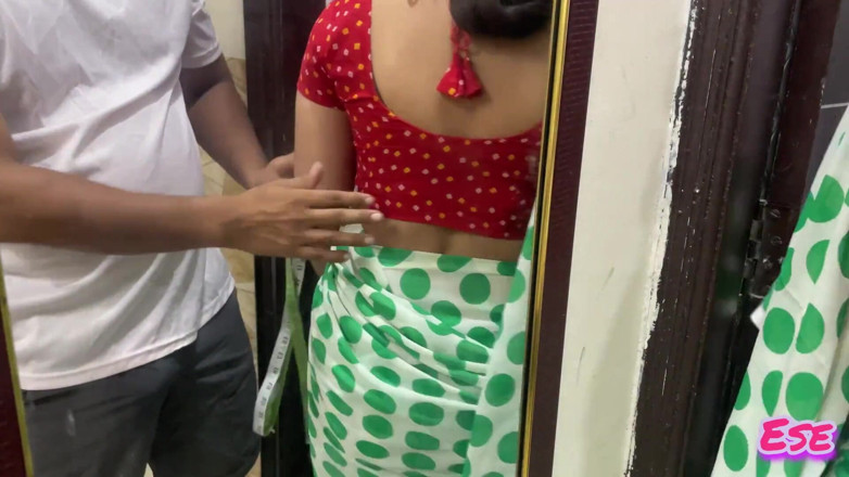 Sammy Sins: Desi Pervert Tailor mengongkek bhabhi panas India di kedainya