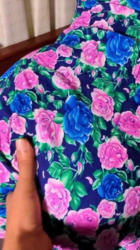 Styvmamma tog bort kläder framför mig - sprutande orgasmer 3 gånger - asiatiska heta par