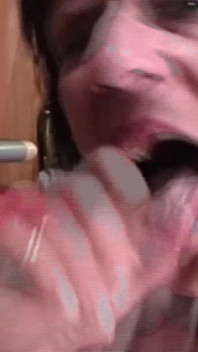 Mira a esta señora alemana chupando polla disfruta de una carga caliente