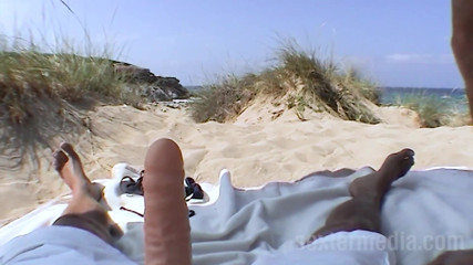 Beachbitches: Blonde nympho fucks on beach