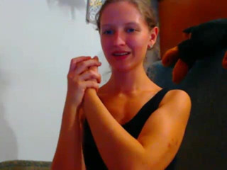 AnnaNotIdealAngel: Biceps Fetish) Saya menunjukkan bisep kuat saya dipam dalam sukan...