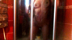 CalientePWNZ: Ve sprše, zezadu ošukaná vášnivá kráska s pružným tělem