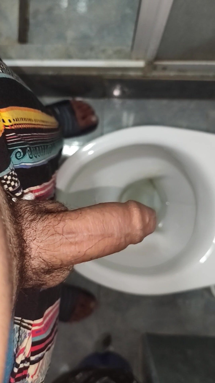 MartyBrady: Beautiful Twink Jerks off in a Toilet