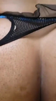 Mia moglie mi ha detto che voleva squirtare. L'ho scopata fino a quando non è squirtata dieci volte.