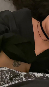 IBU TIRI LATINA MENGIZINKAN SAYA BERBAGI TEMPAT TIDURNYA! - Porno Dalam Bahasa Spanyol